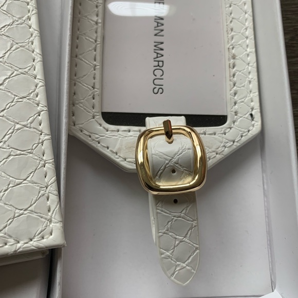 Neiman Marcus Passport Gift Set - Picture 2 of 4